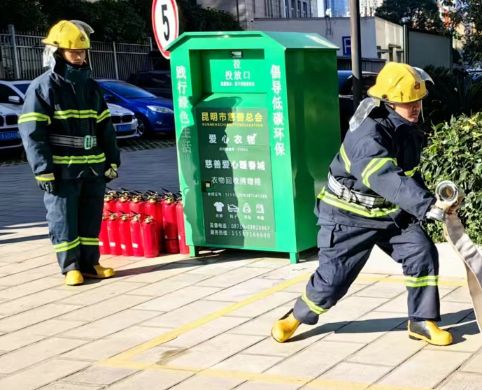 金桂苑小區(qū)消防演練，急救知識，電梯關人自救知識